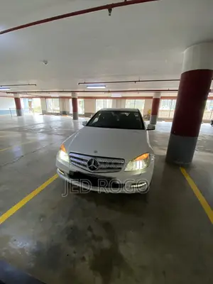 Mercedes-Benz C200 2010 White