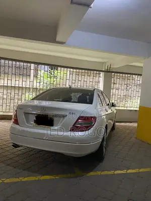 Mercedes-Benz C200 2010 White