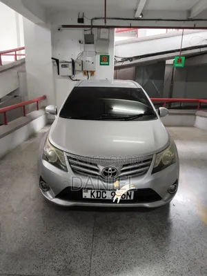 Toyota Avensis 2014 Silver