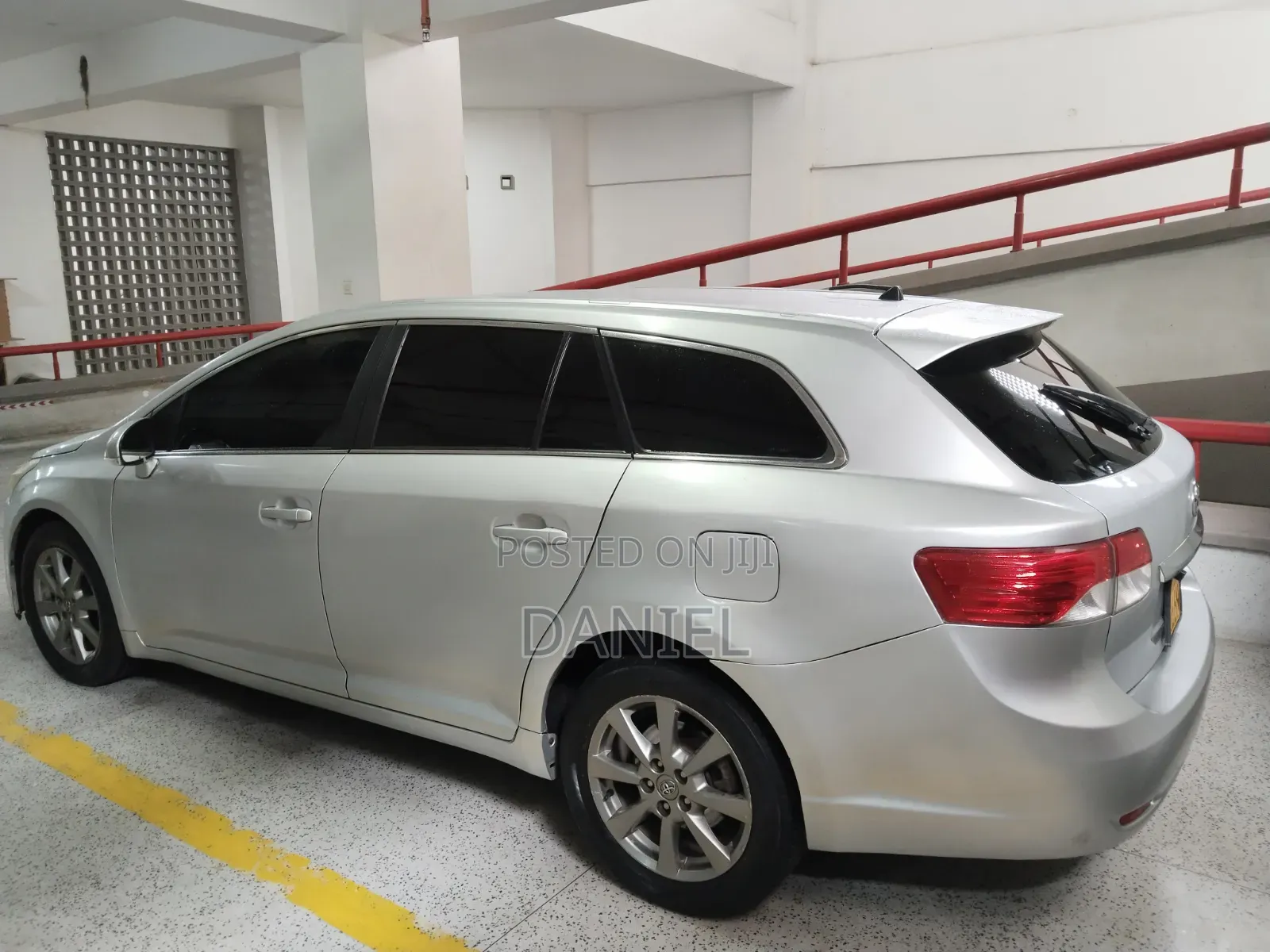 Toyota Avensis 2014 Silver