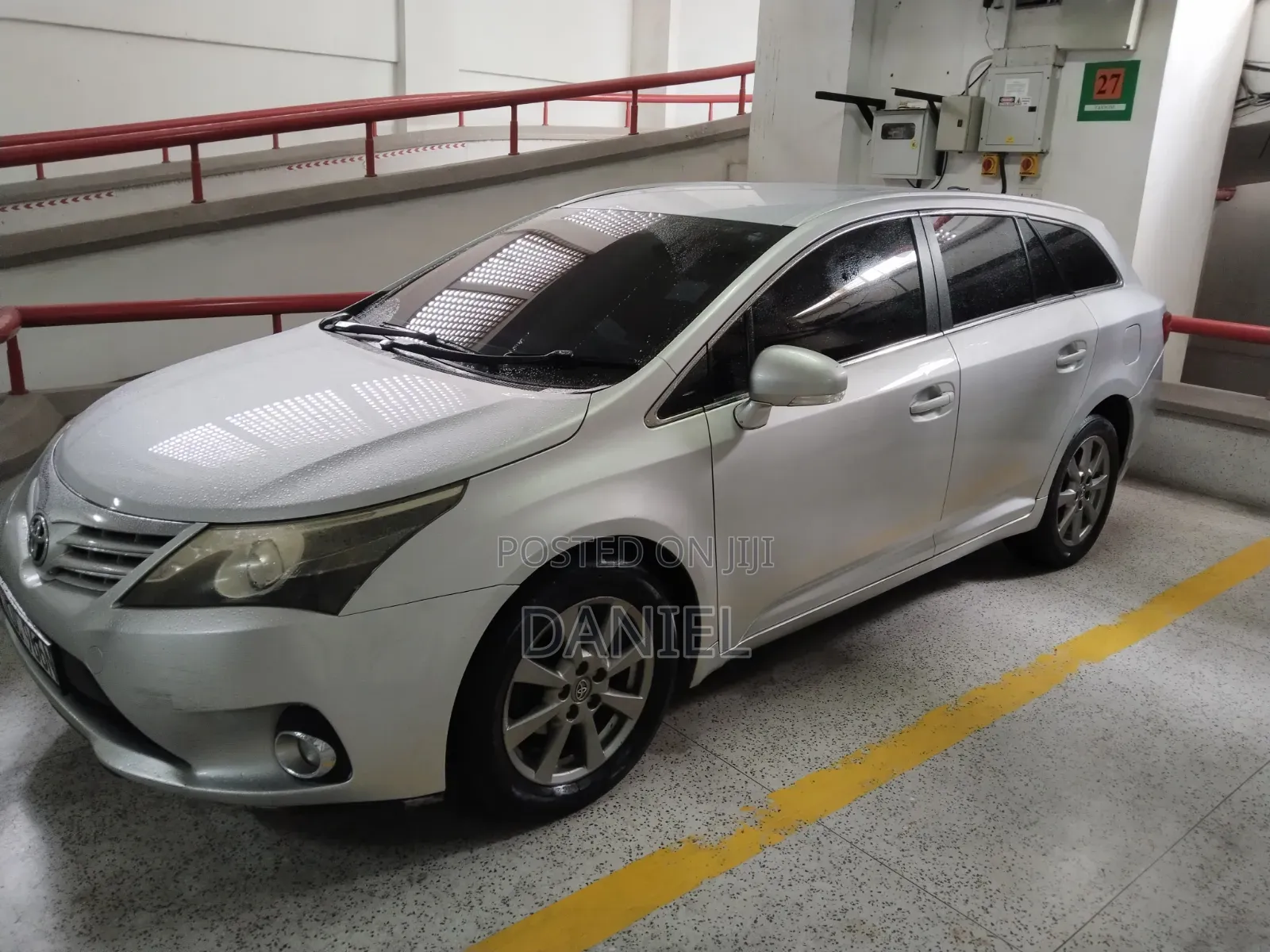 Toyota Avensis 2014 Silver