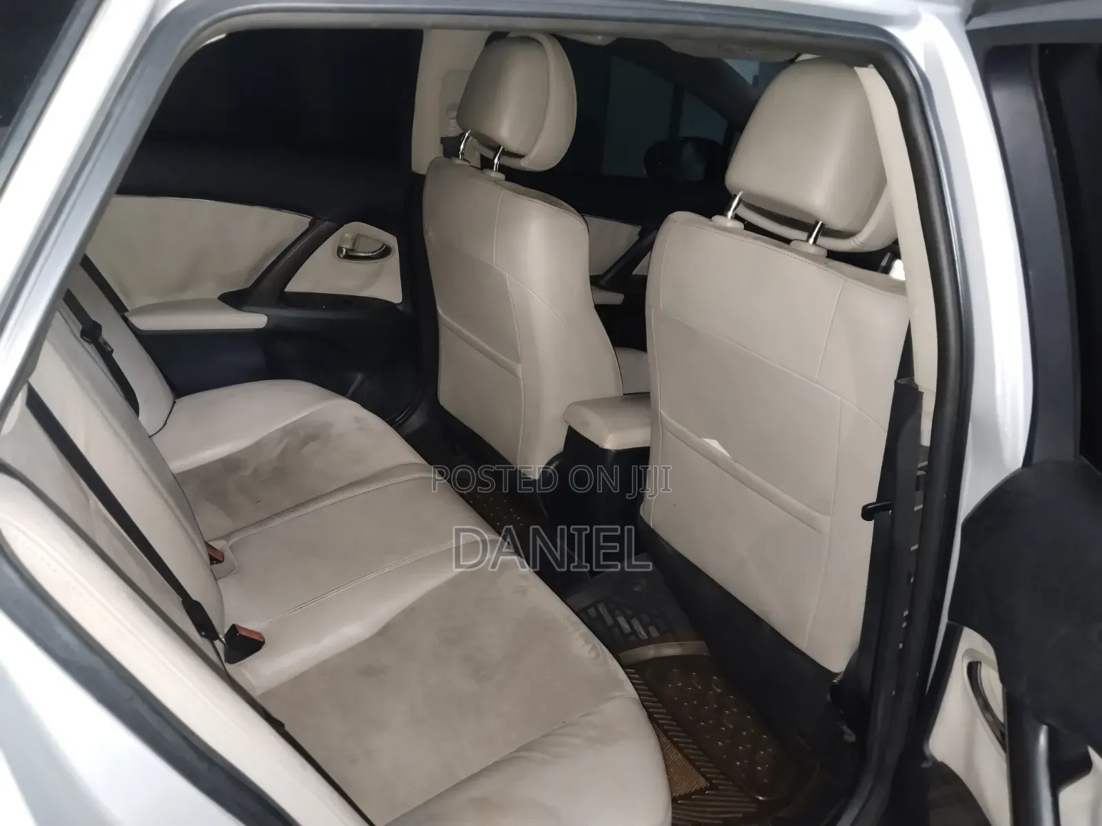 Toyota Avensis 2014 Silver