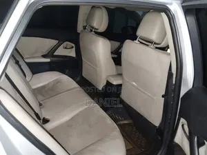 Toyota Avensis 2014 Silver