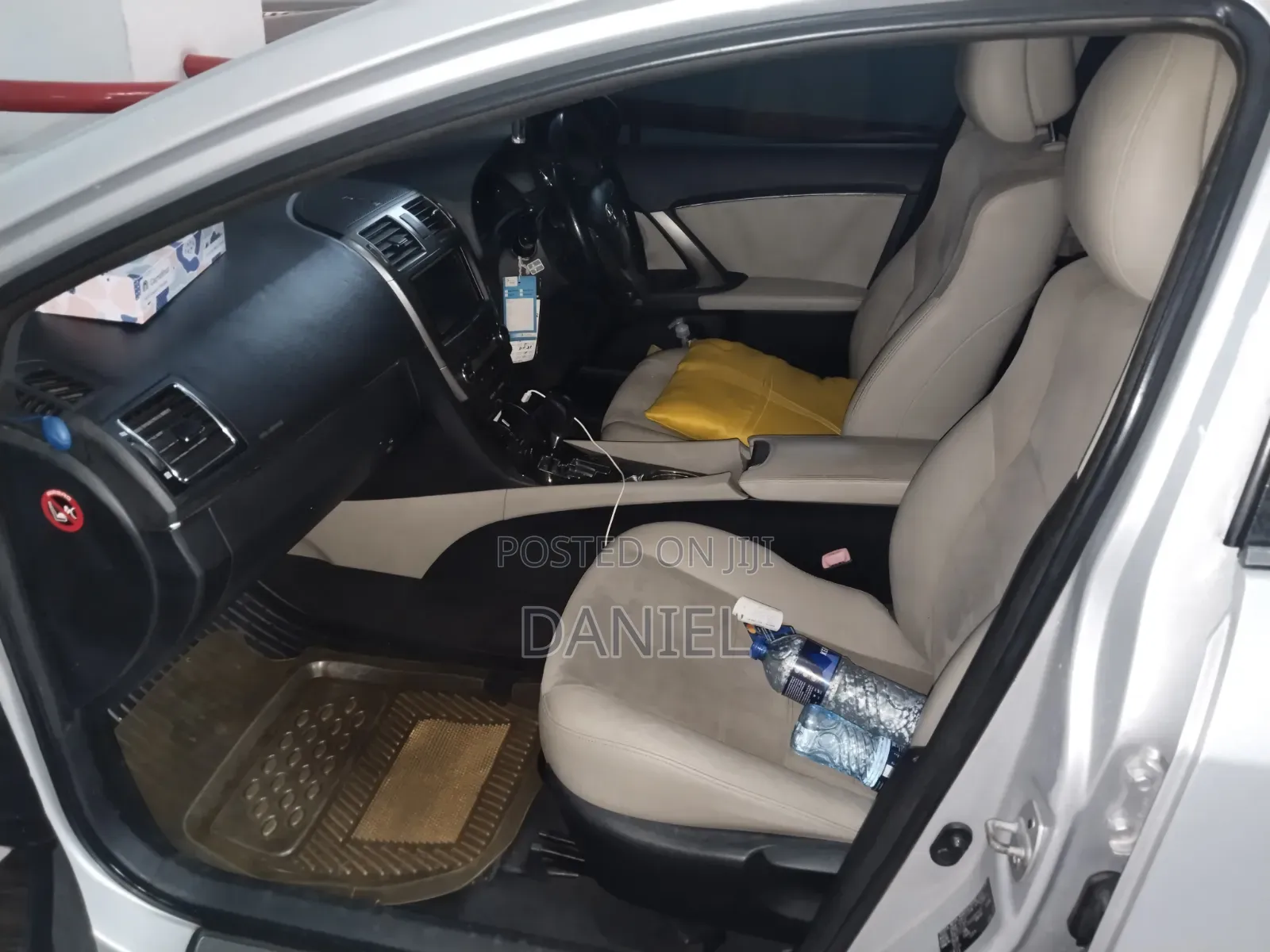 Toyota Avensis 2014 Silver