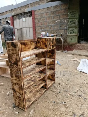Pallet Shoe Rack With Partitions