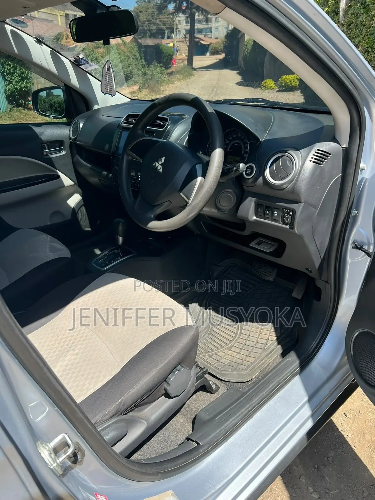 Mitsubishi Mirage ES 2017 Silver