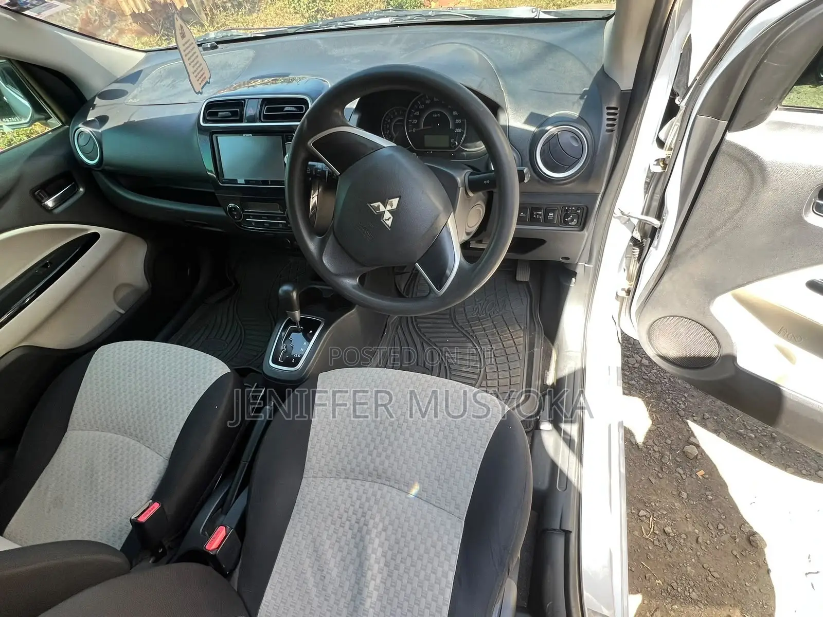 Mitsubishi Mirage ES 2017 Silver