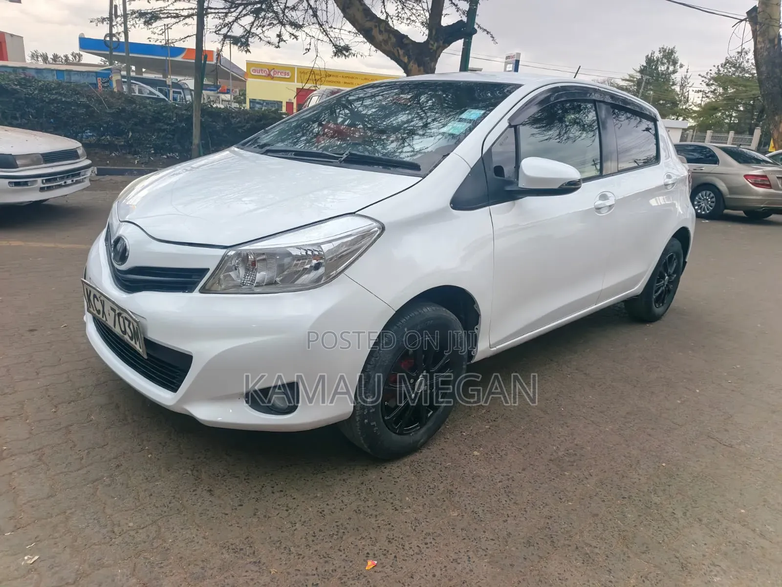Toyota Vitz 2013 White