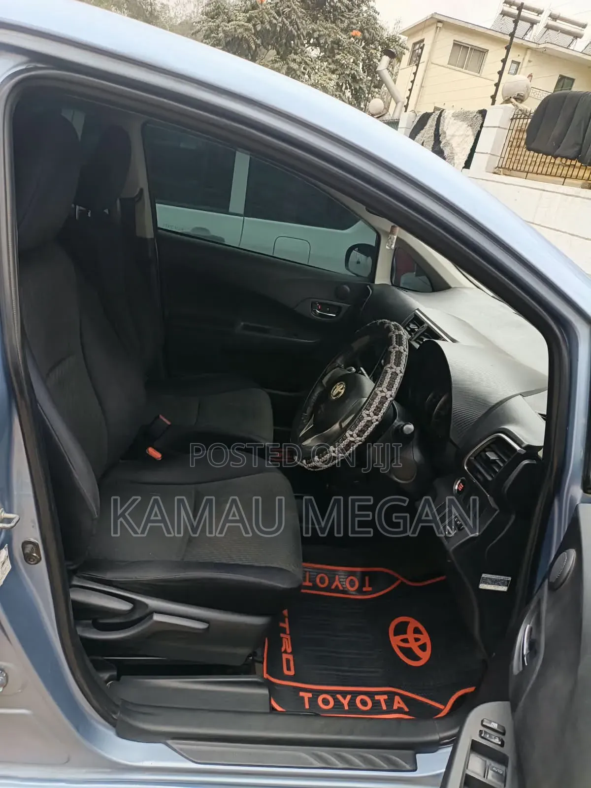 Toyota Ractis 2011 Blue
