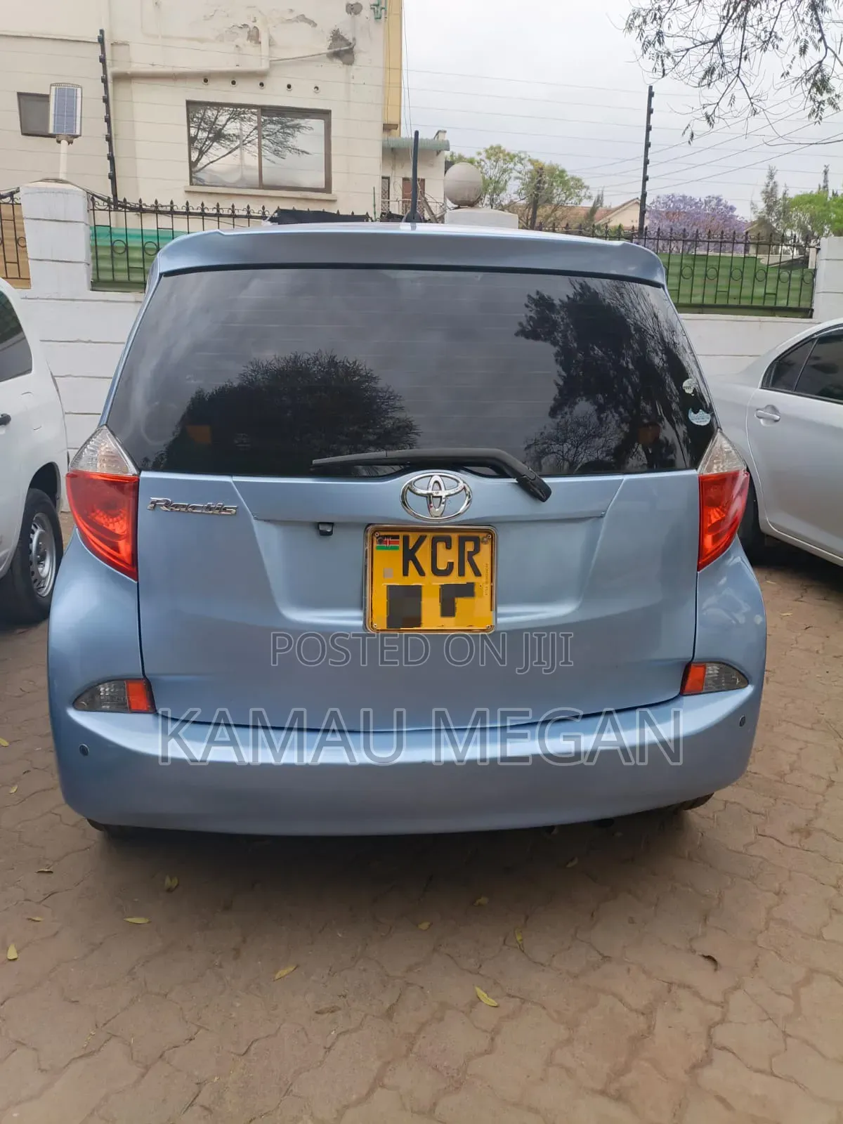 Toyota Ractis 2011 Blue