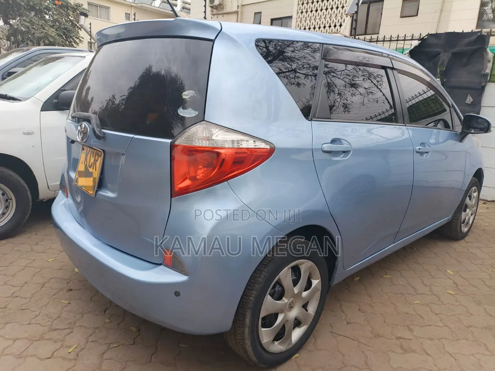 Toyota Ractis 2011 Blue