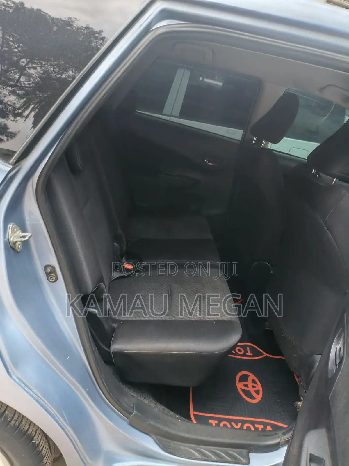 Toyota Ractis 2011 Blue