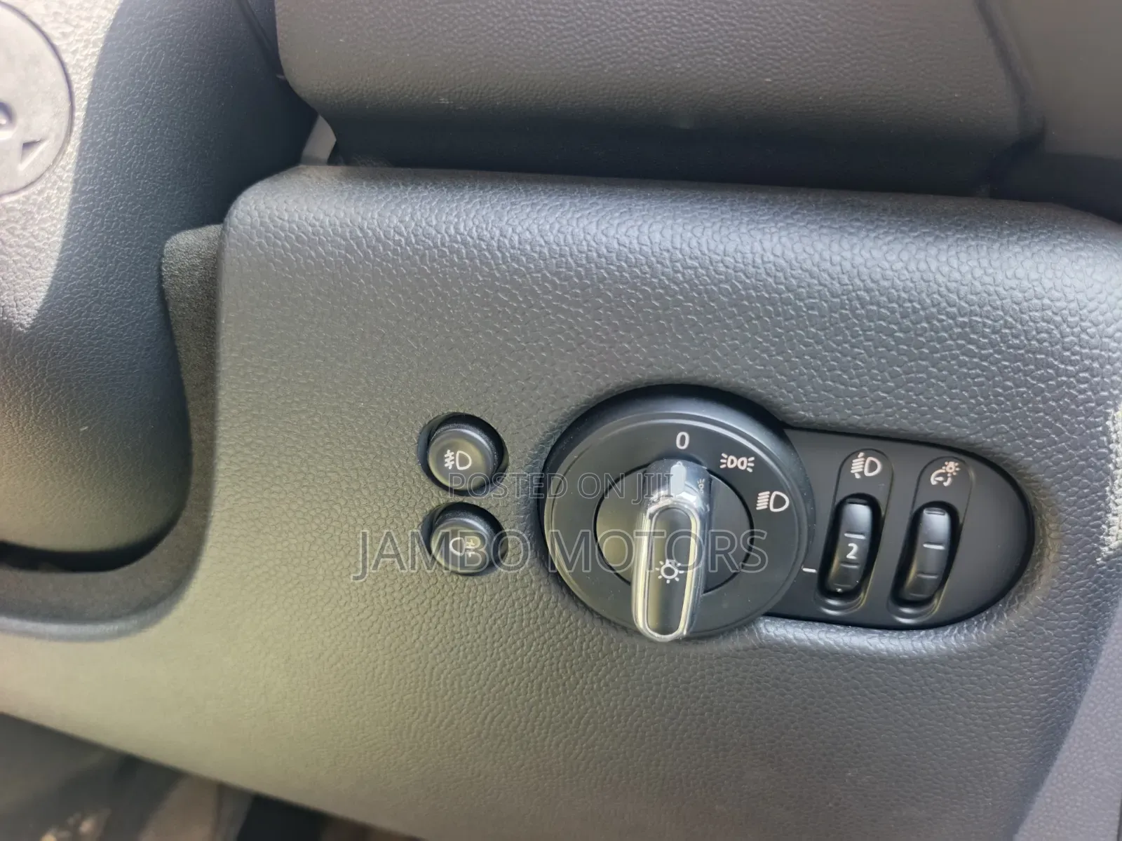 Mini Cooper 2019 Blue