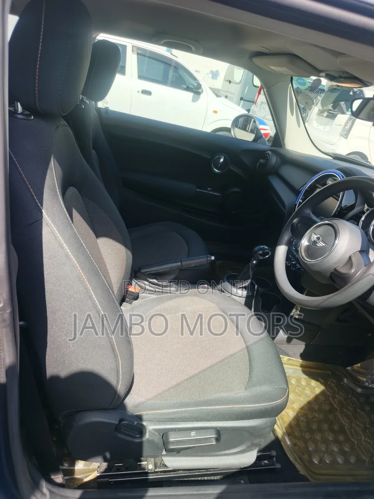 Mini Cooper 2019 Blue