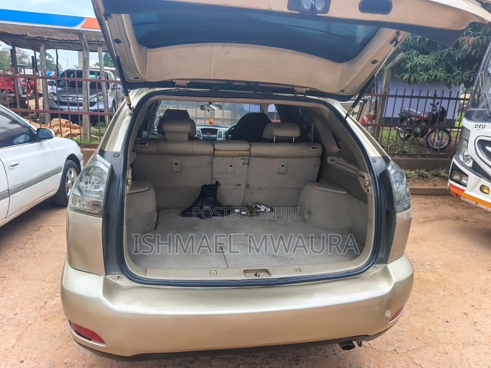 Toyota Harrier 240G 2012 Gold