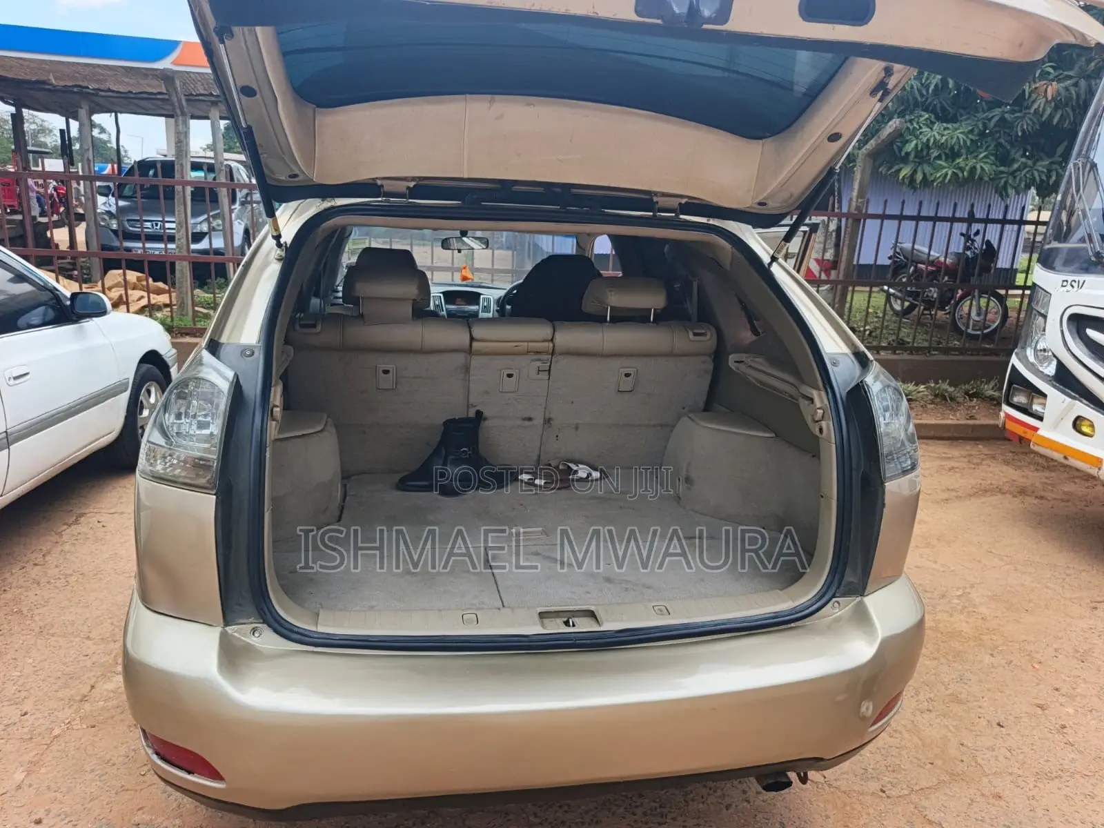 Toyota Harrier 240G 2012 Gold