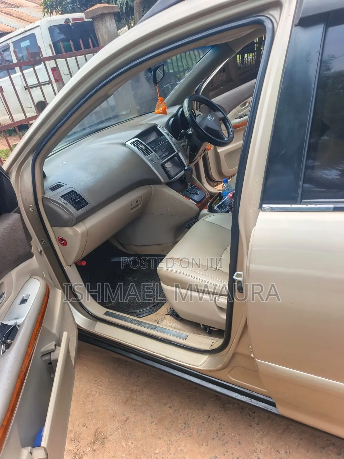 Toyota Harrier 240G 2012 Gold