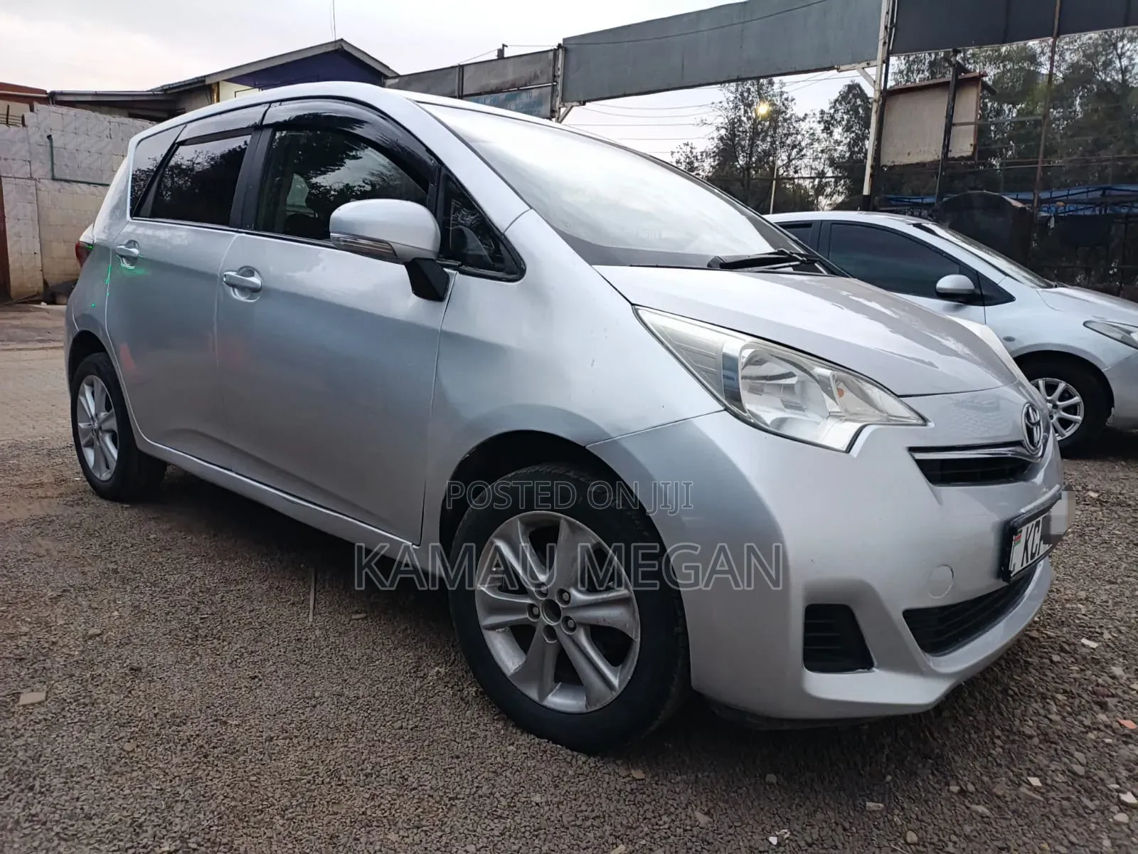 Toyota Ractis 2011 Gray