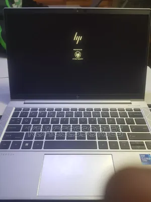 Laptop HP EliteBook 830 G8 16GB Intel Core i7 SSD 512GB
