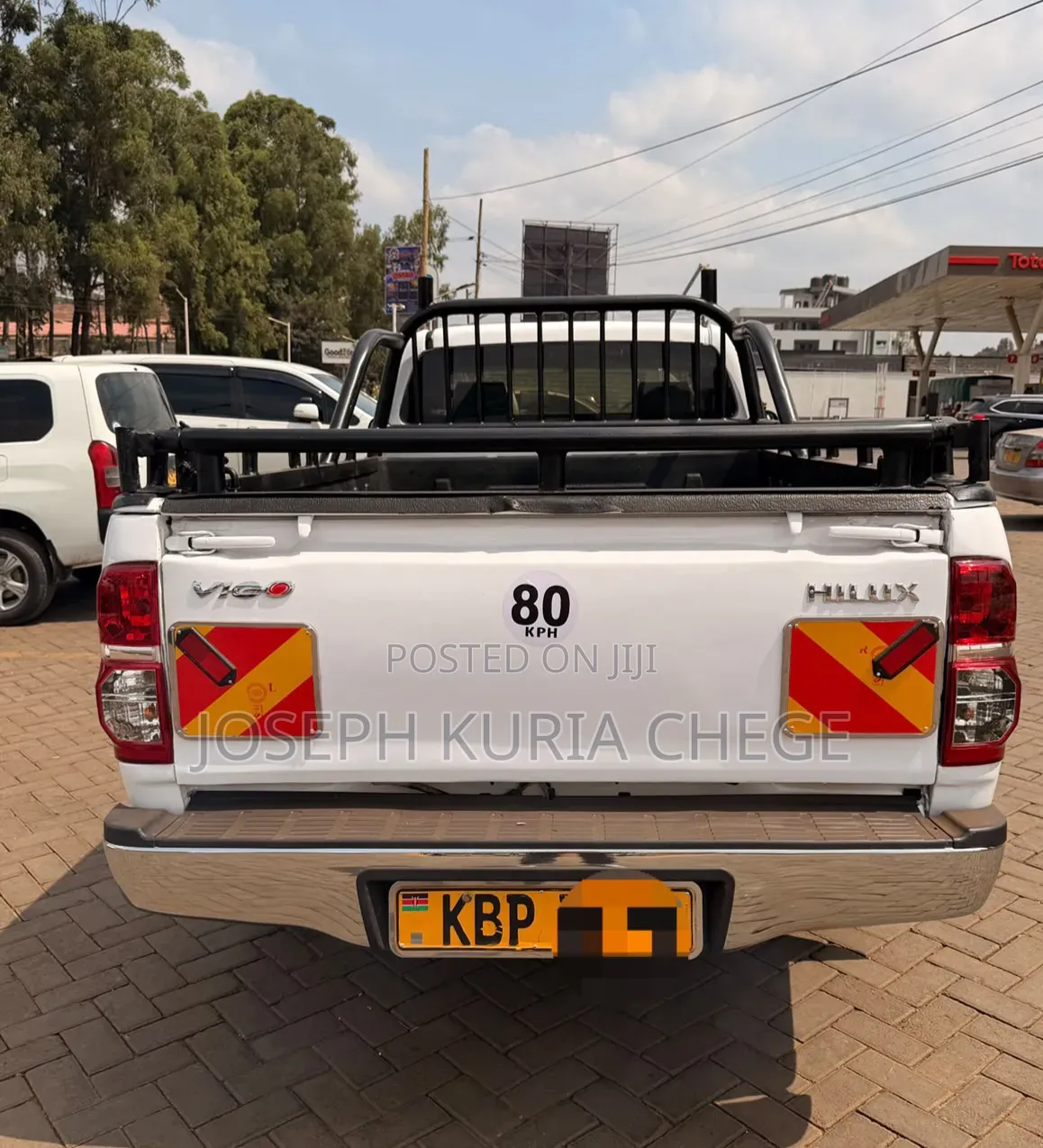 Toyota Hilux 2006 White