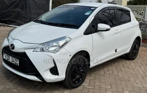 Toyota Vitz 2017 White