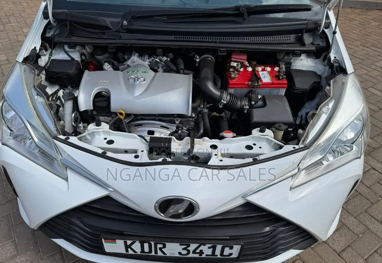 Toyota Vitz 2017 White