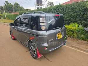 Toyota Sienta 1.5 FWD 2009 Gray