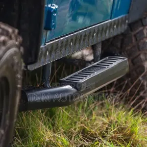 Get These Black Side Steps for Land Rover Defender 90 / 110