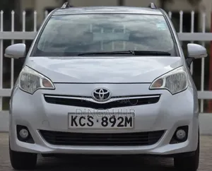 Toyota Ractis 1.5 FWD 2013 Silver