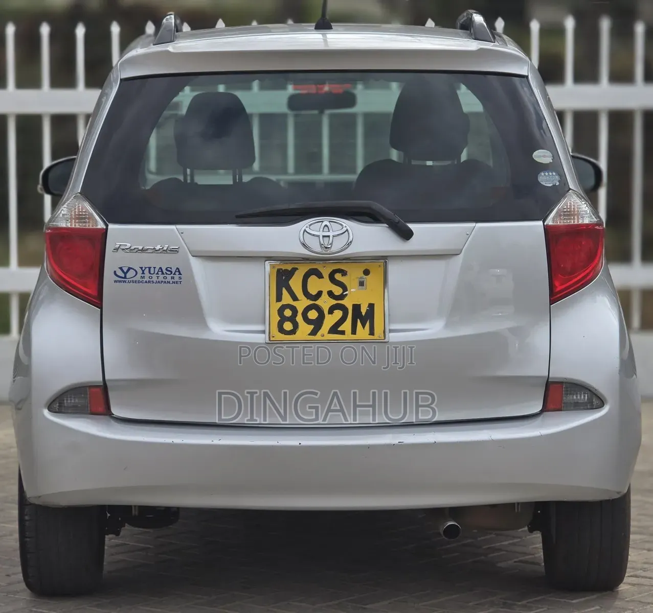 Toyota Ractis 1.5 FWD 2013 Silver