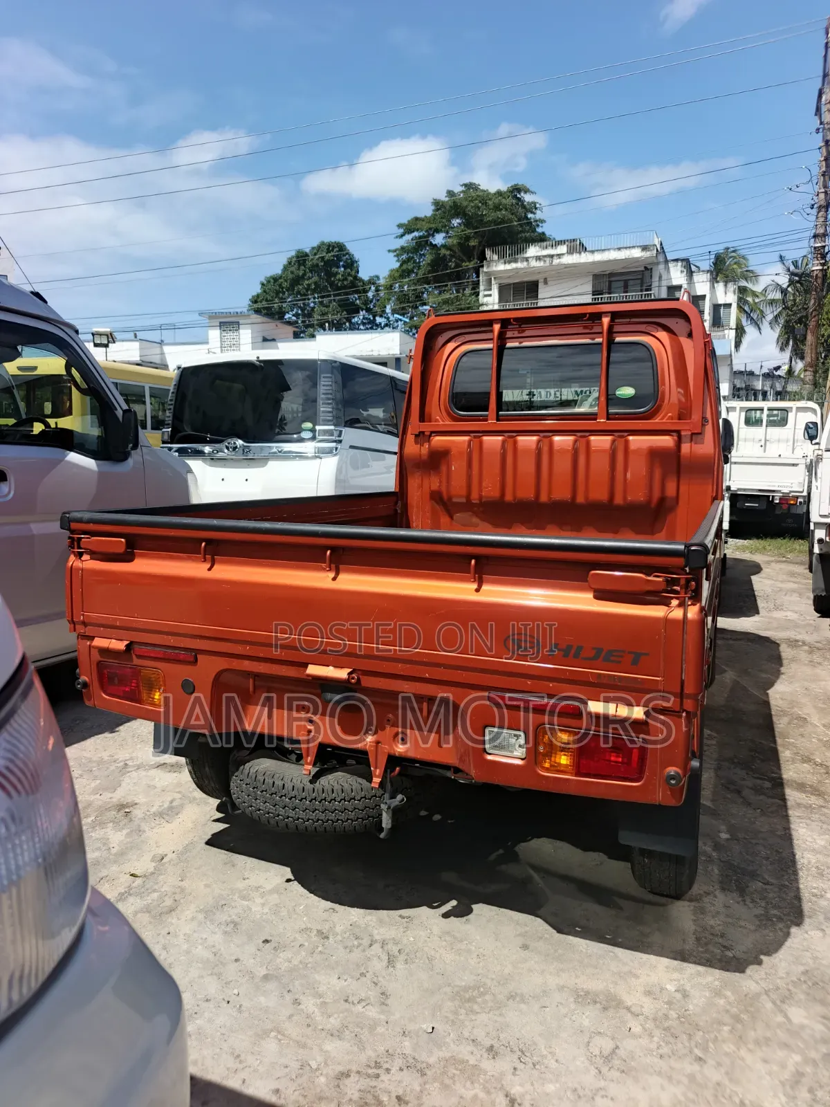 Daihatsu Hijet 2020 Orange