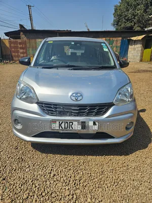 Toyota Passo 2017 Silver