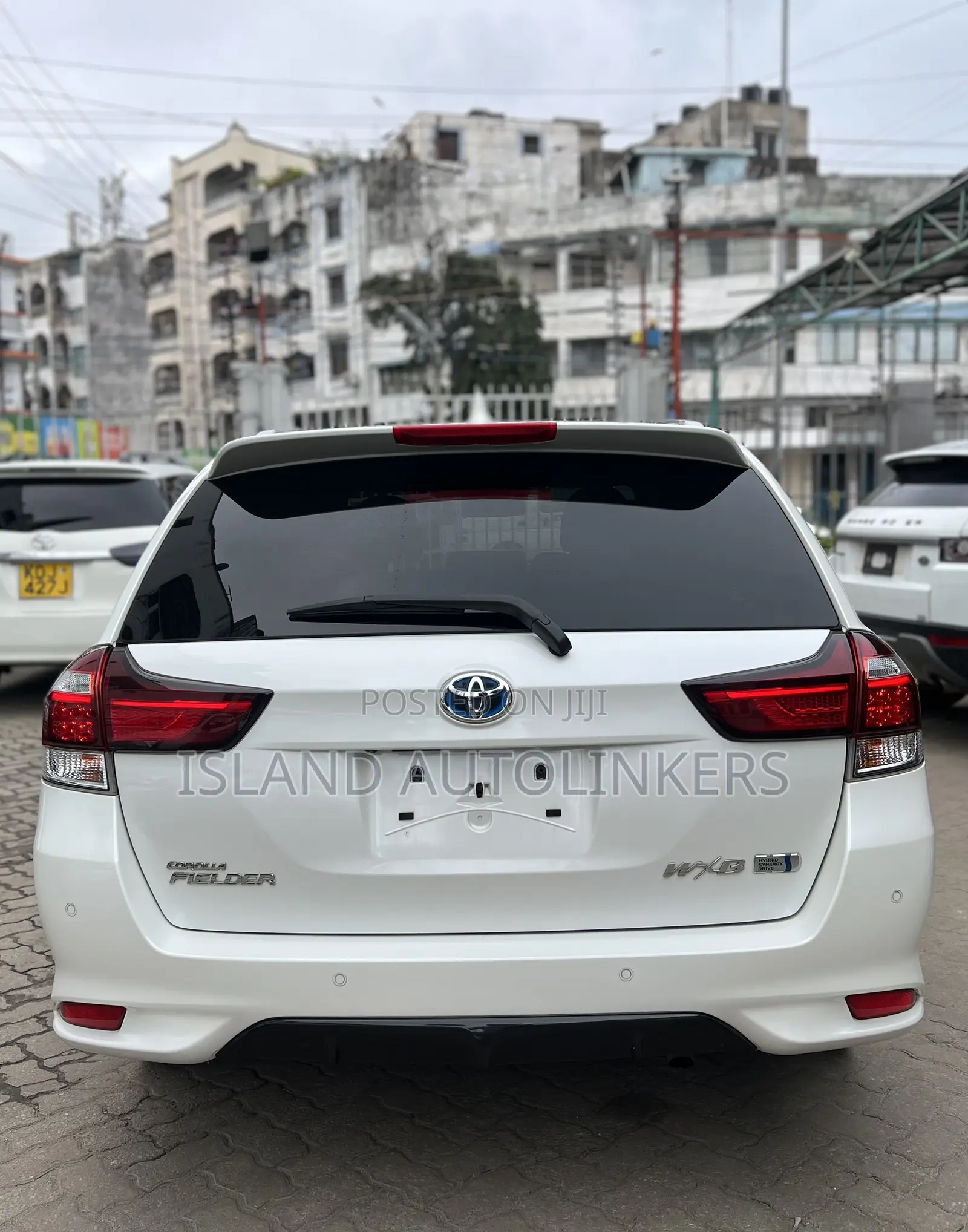 Toyota Corolla Fielder 1.5 Hybrid FWD 2019 White