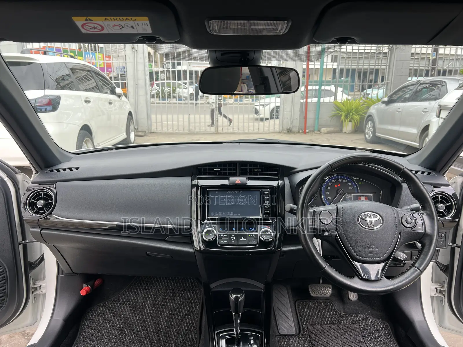 Toyota Corolla Fielder 1.5 Hybrid FWD 2019 White