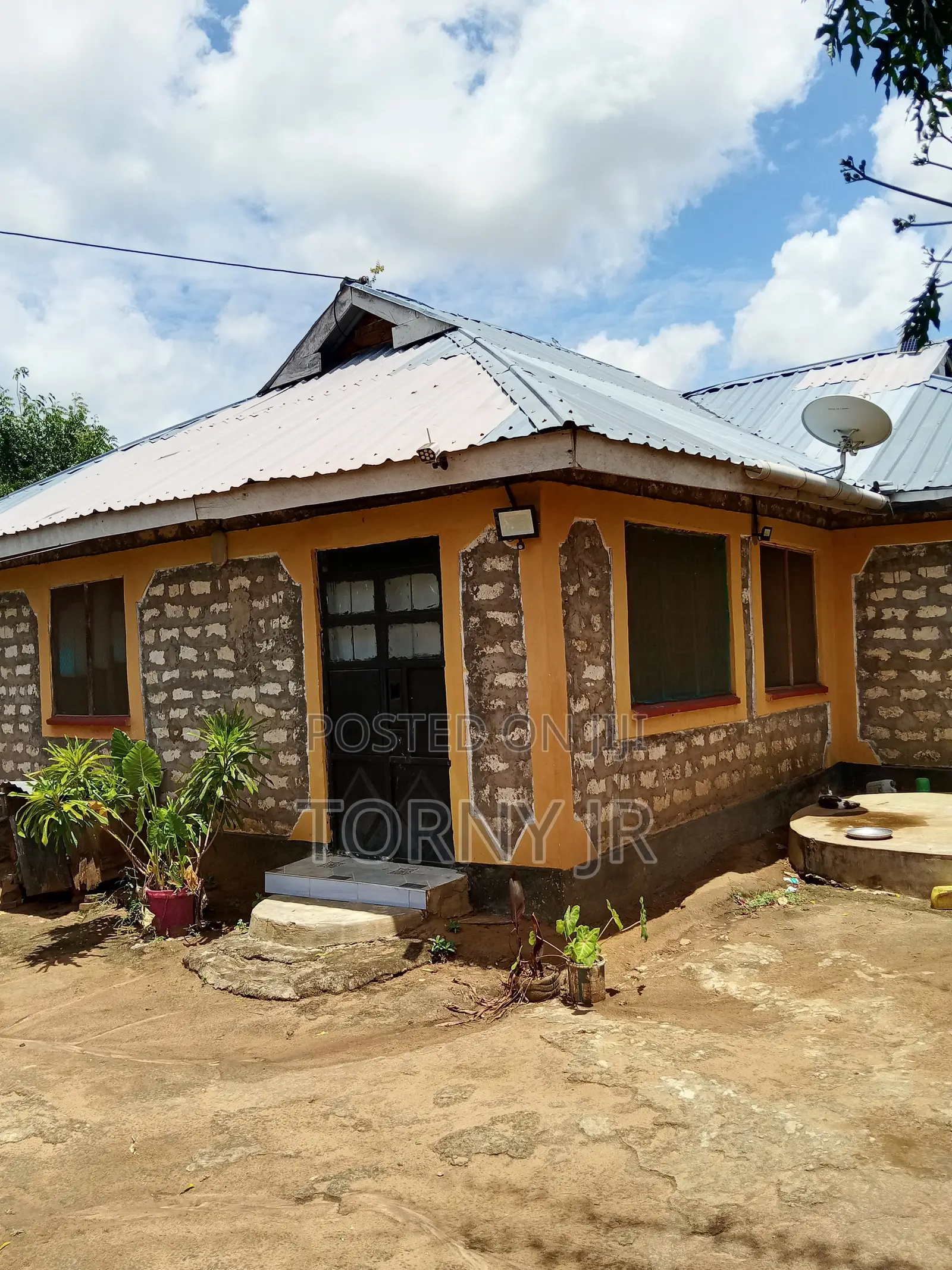 Furnished 2bdrm House in Kibaoni, Tiwi for sale