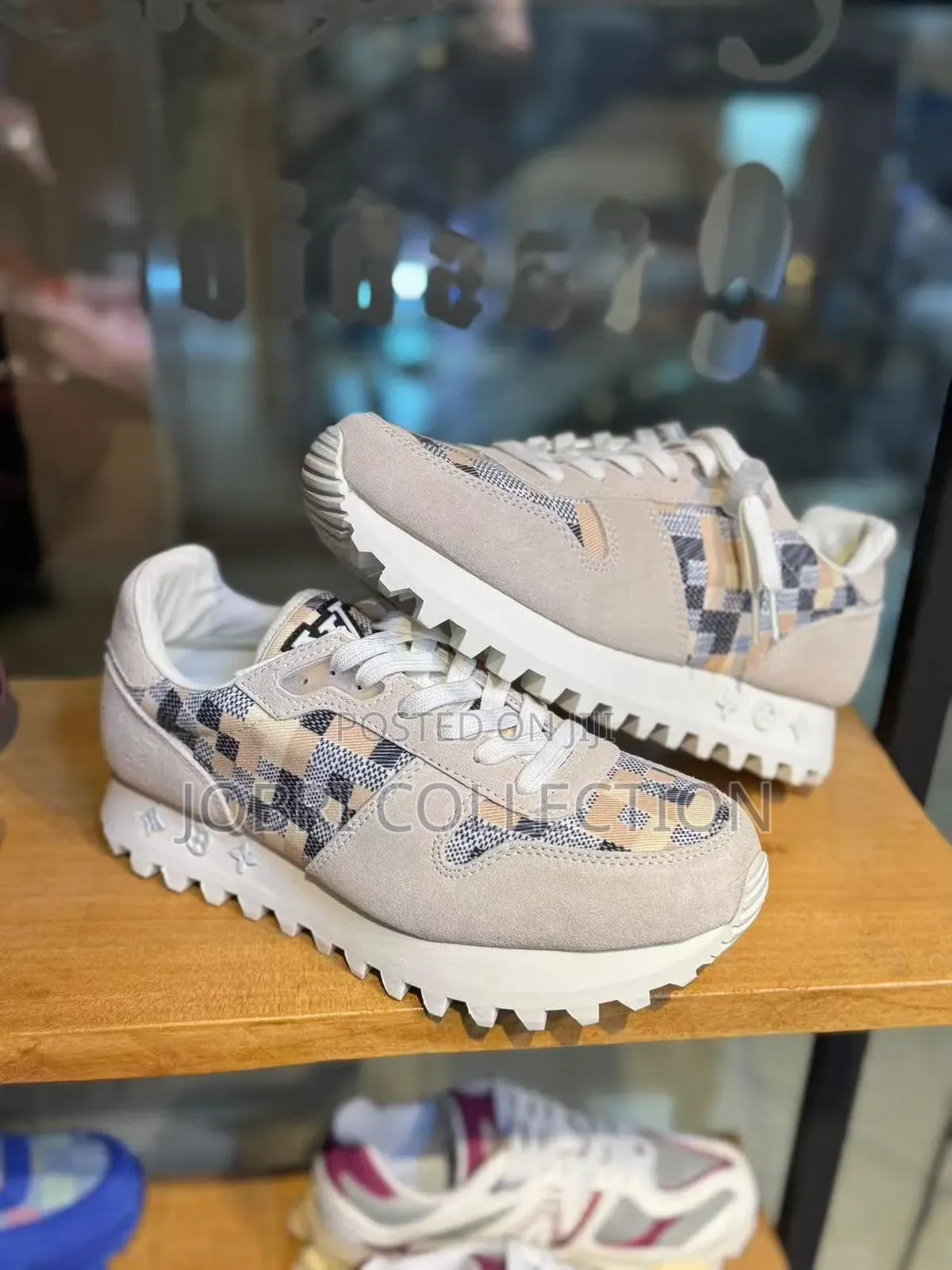 Designer Louis Vuitton Runway Sneakers in Beige