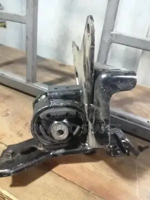 Toyota Ractis Gearbox Mount.