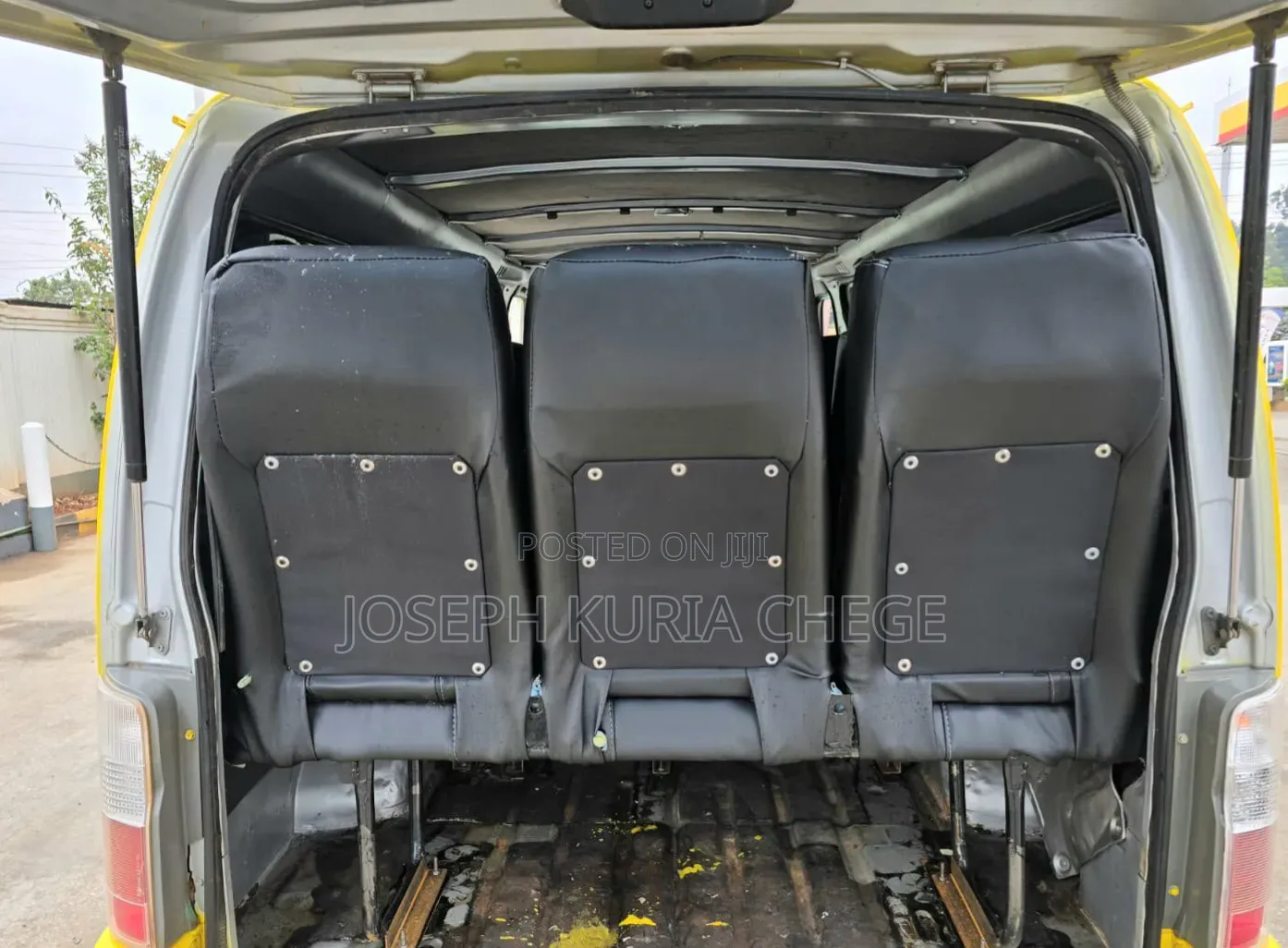 Nissan Caravan (Urvan) 2012 Yellow