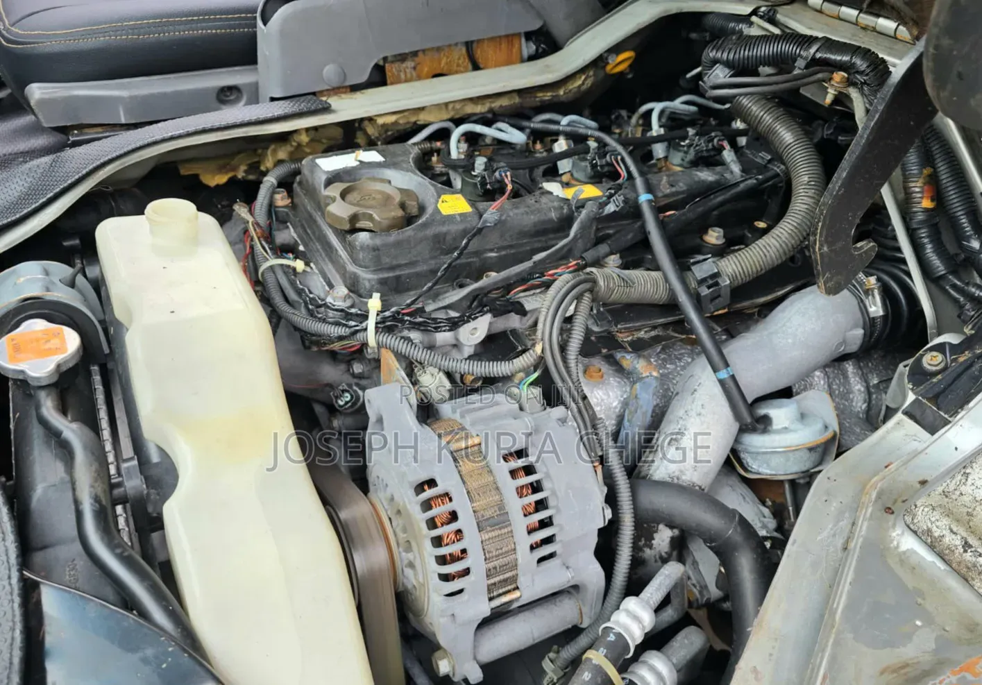 Nissan Caravan (Urvan) 2012 Yellow