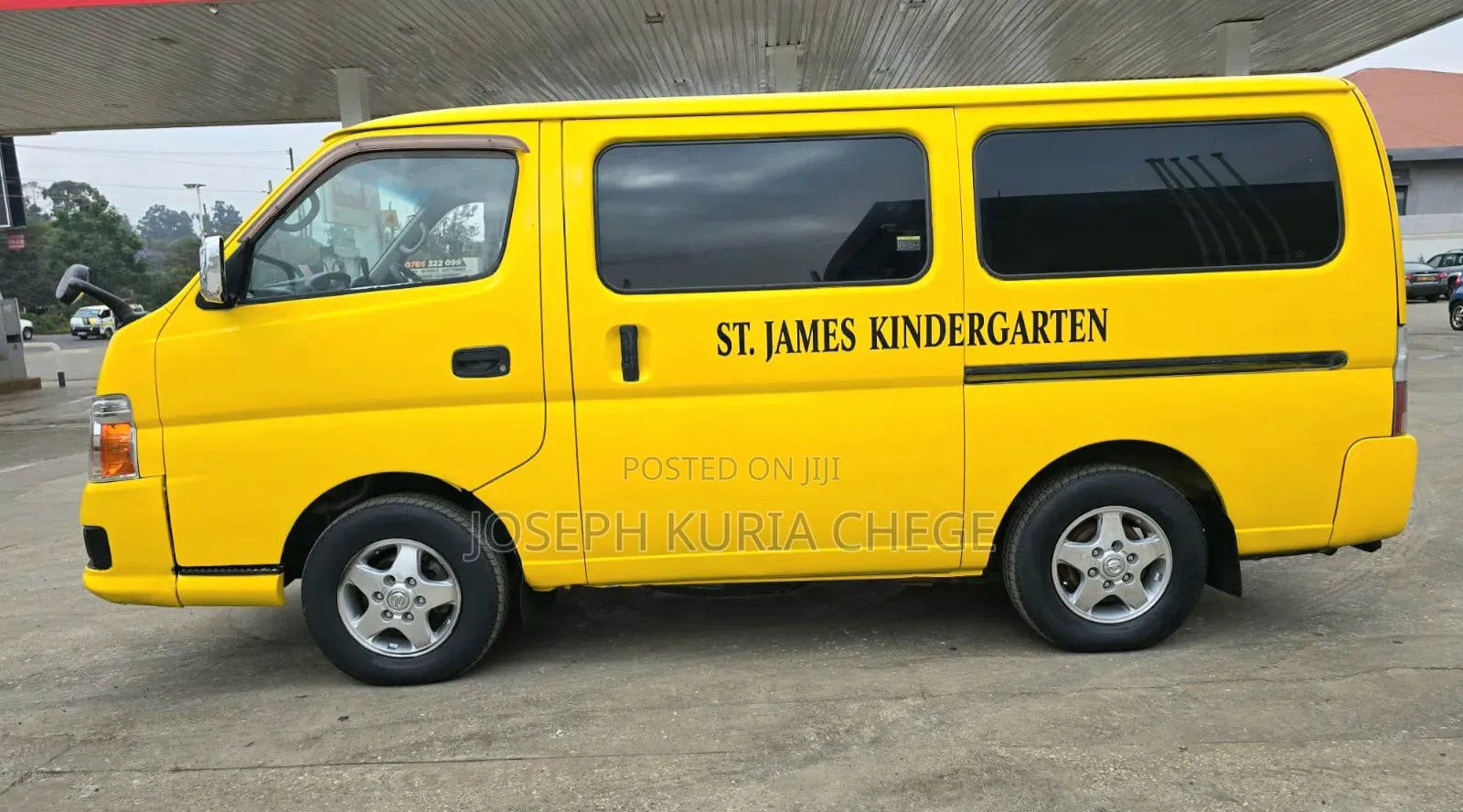 Nissan Caravan (Urvan) 2012 Yellow