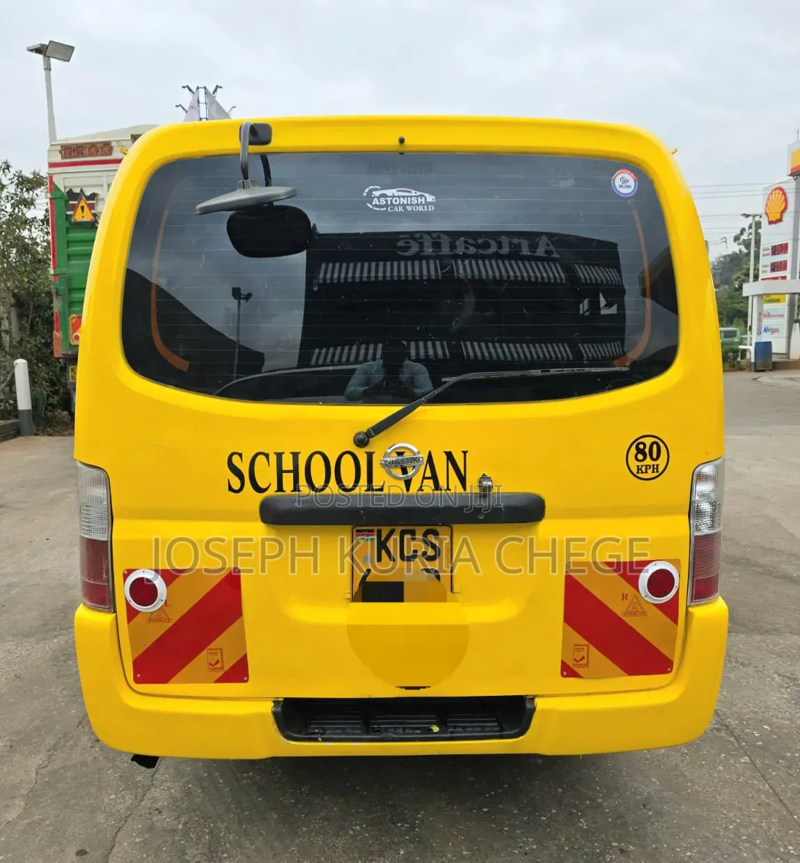 Nissan Caravan (Urvan) 2012 Yellow