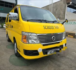 Nissan Caravan (Urvan) 2012 Yellow