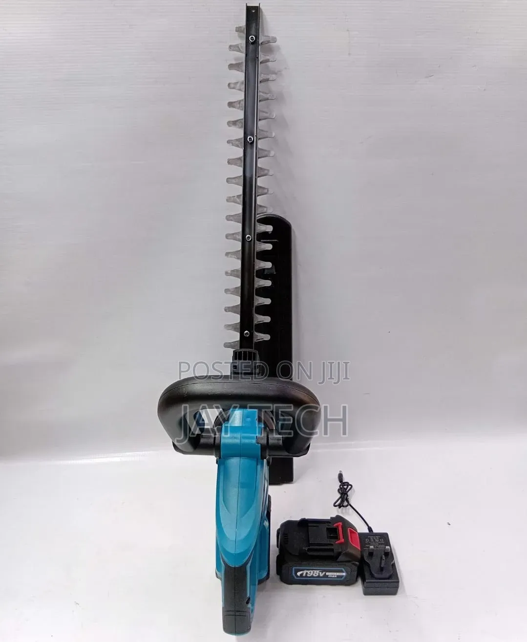 Makita Cordless Hedge Trimmer/Rechargeable Hedge Trimmer Makita