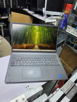 Laptop Dell Vostro 15 3510 8GB Intel Core i7 SSD 256GB