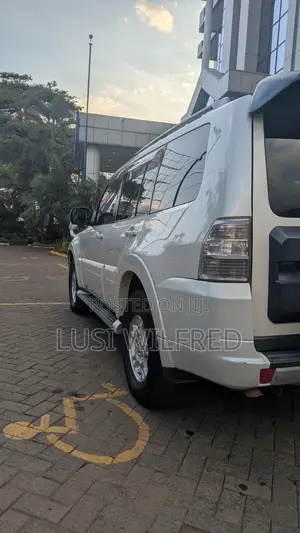 Mitsubishi Pajero 3.0 2010 Pearl