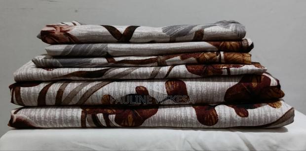 Pure Cotton King Size Bedsheets With 4pillow Cases - thumbnail 2