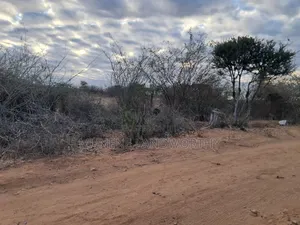 Embu Mutuobare, 2 Acres Next to the Institution