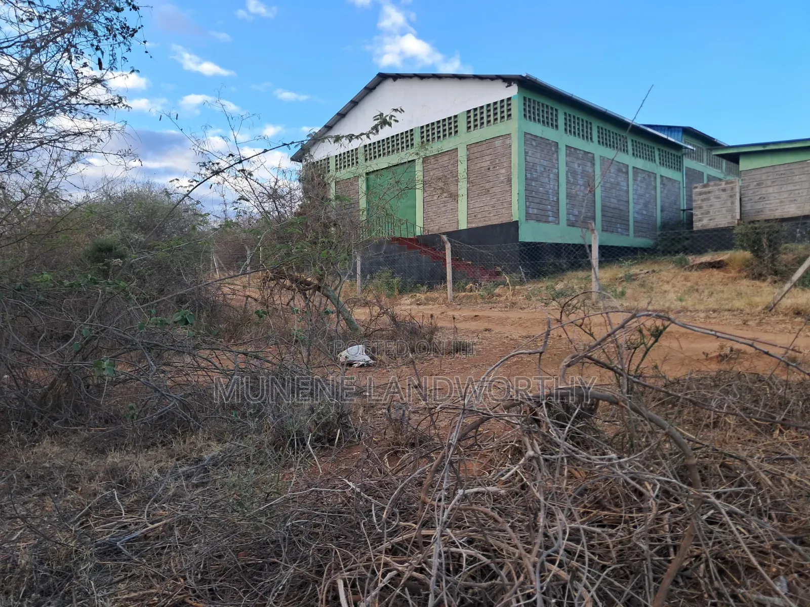 Embu Mutuobare, 2 Acres Next to the Institution