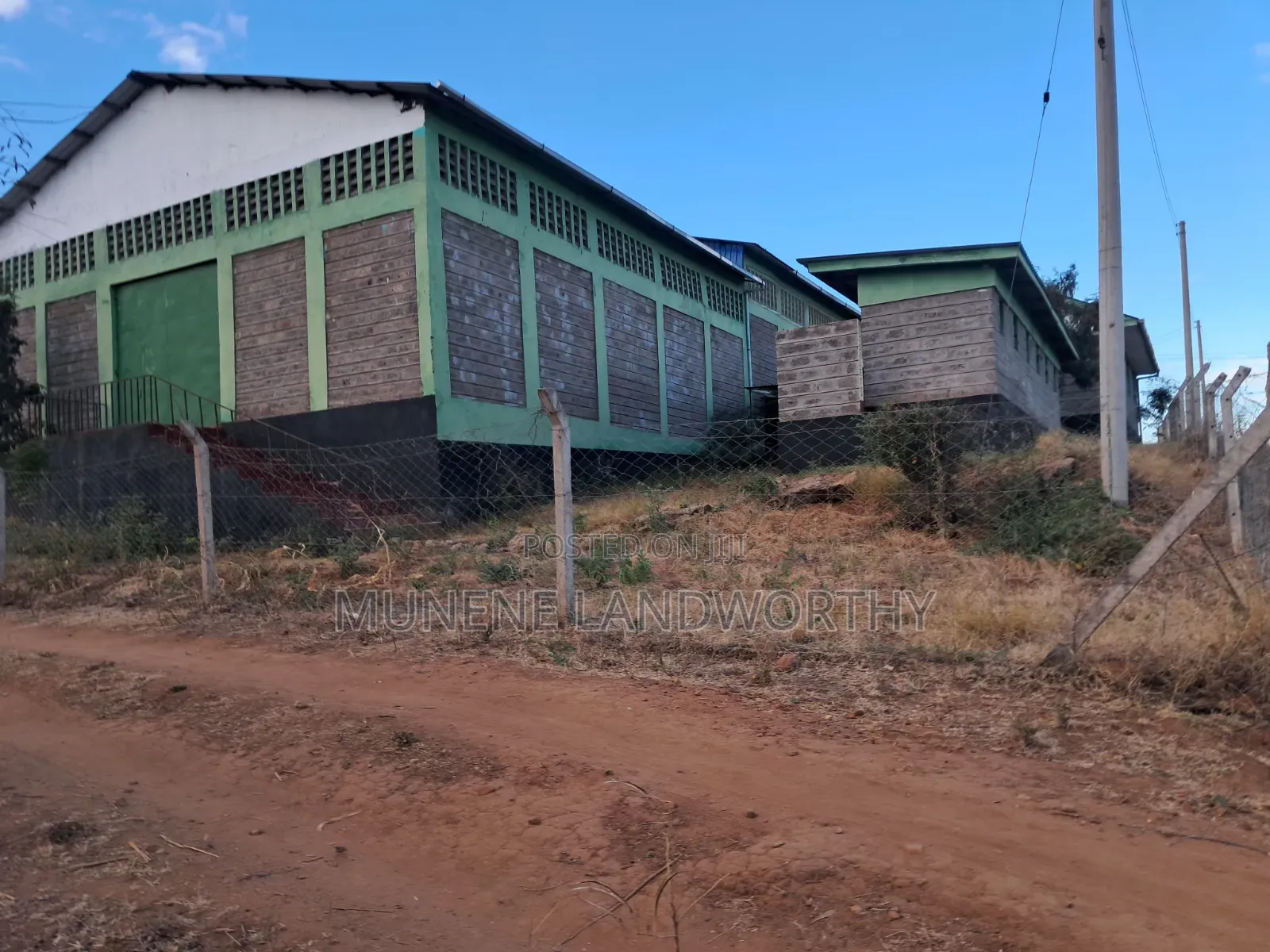 Embu Mutuobare, 2 Acres Next to the Institution