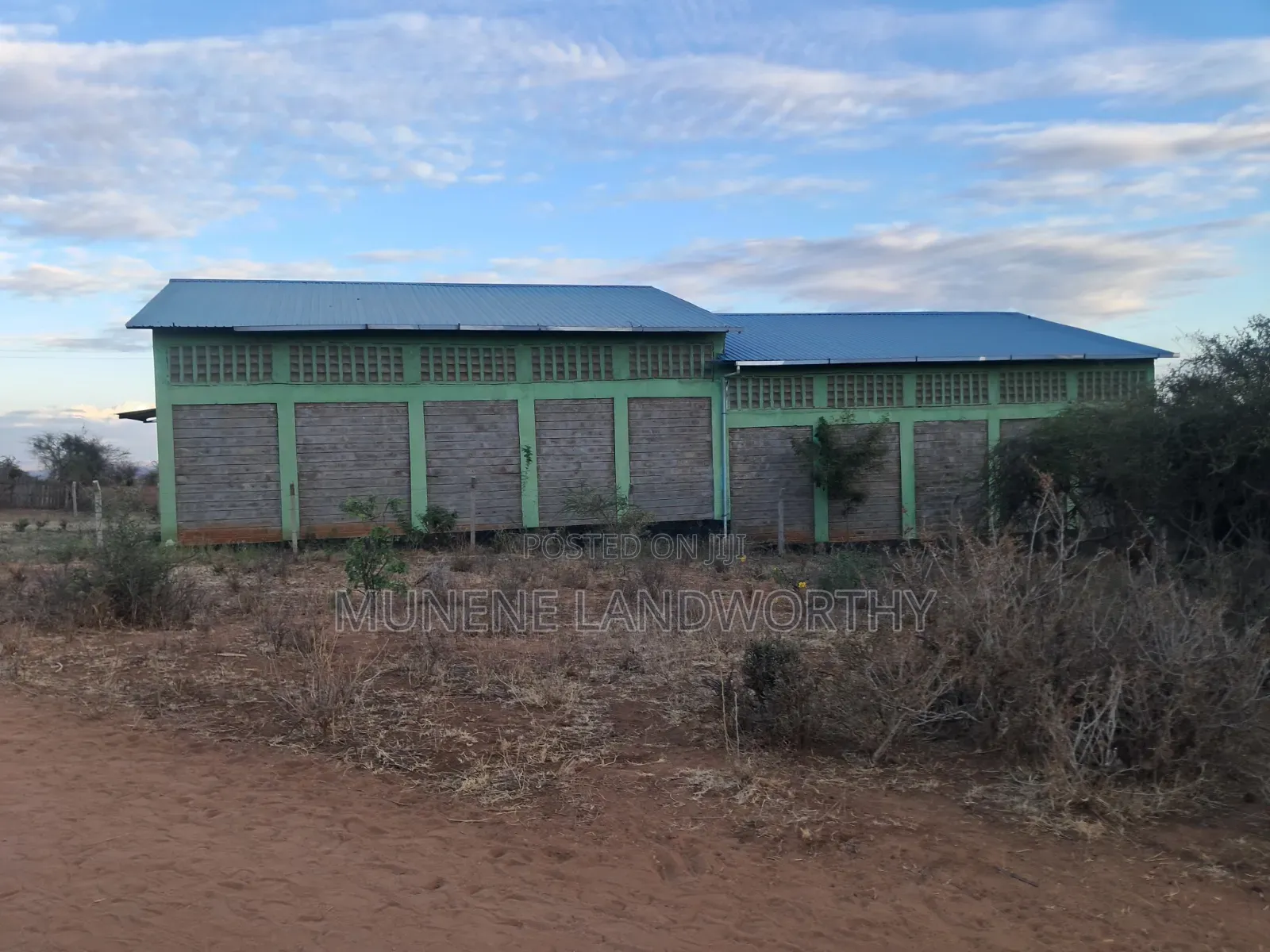 Embu Mutuobare, 2 Acres Next to the Institution